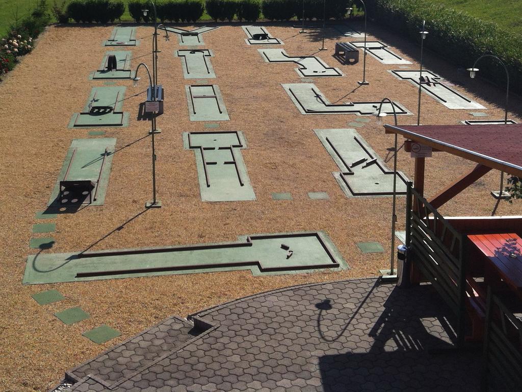 Golf Etterem Es Panzio Ξενοδοχείο Kaposvár Εξωτερικό φωτογραφία