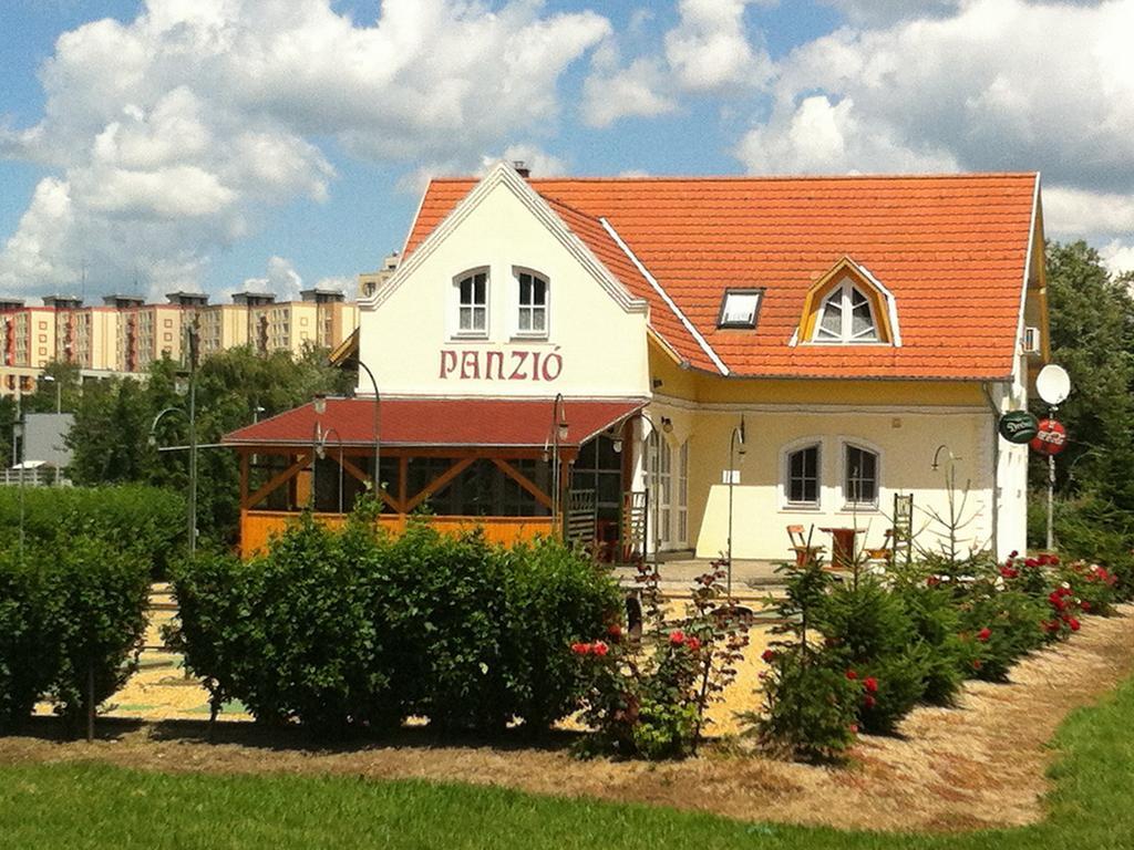 Golf Etterem Es Panzio Ξενοδοχείο Kaposvár Εξωτερικό φωτογραφία