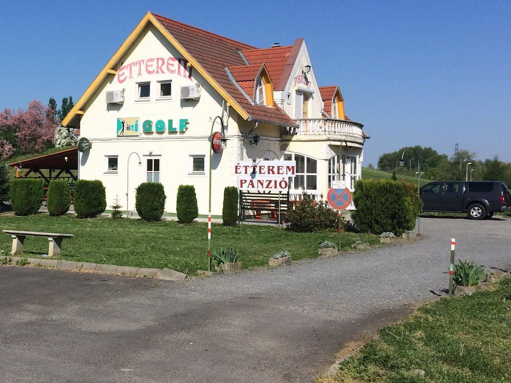 Golf Etterem Es Panzio Ξενοδοχείο Kaposvár Εξωτερικό φωτογραφία